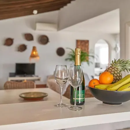 Villa Boas, Con Vistas Impresionantes, Barbacoa En By Costadelsolescapes *